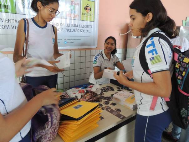 Stand do Laboratório de Leitura e Produção Textual na Feira Temática.