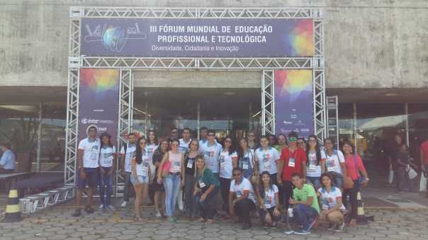 Professorxs, alunxs e bolsistas do Colégio Técnico de Floriano.