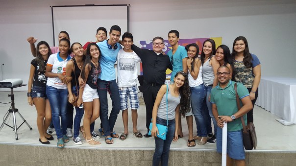 Alunxs do CTF com o Pe. Bruno Lira